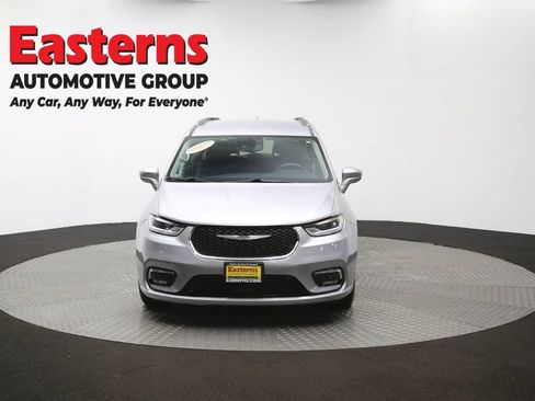Used 2021 Chrysler Pacifica Touring-L FWD image 55