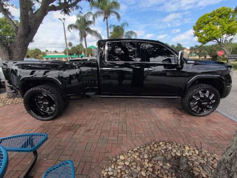 Used 2024 GMC Sierra 3500 Denali w/ Denali Reserve Package AWD/4WD image 7