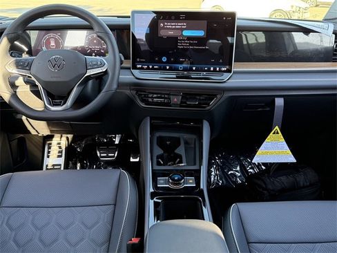 New 2026 Volkswagen Tiguan SEL R-Line image 7