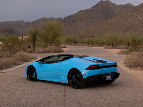 Used 2017 Lamborghini Huracan LP 610-4 AWD/4WD image 12