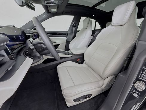 New 2026 Porsche Macan Electric image 5