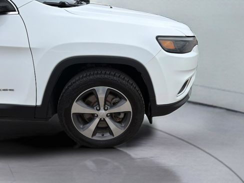 Used 2019 Jeep Cherokee Limited image 10