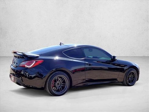 Used 2015 Hyundai Genesis 3.8 RWD image 4
