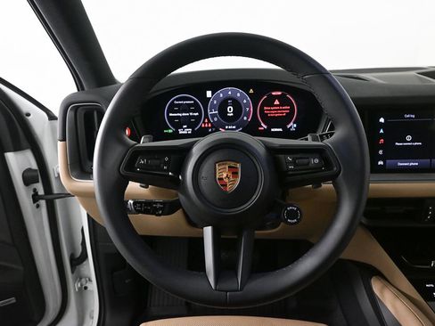 Used 2025 Porsche Cayenne AWD/4WD image 2