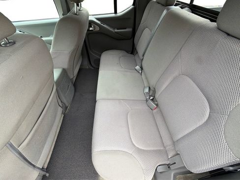 Used 2018 Nissan Frontier SV RWD image 10