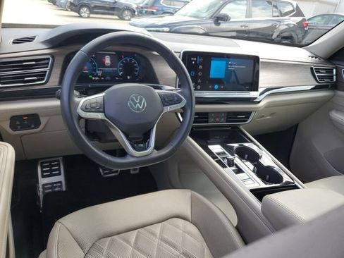 Used 2024 Volkswagen Atlas SEL Premium R-Line AWD/4WD image 10