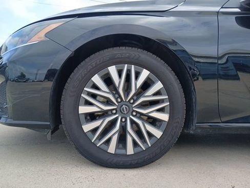 Used 2024 Nissan Altima 2.5 SV FWD image 26