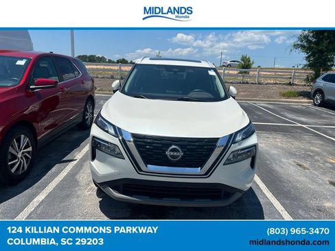 Used 2023 Nissan Rogue SV w/ SV Premium B Package FWD image 2