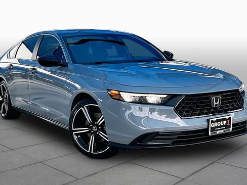 Used 2023 Honda Accord Sport image 3