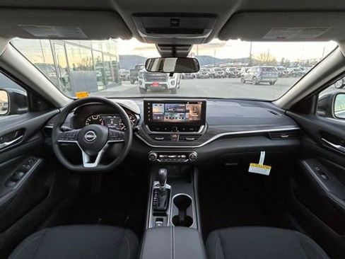 New 2025 Nissan Altima 2.5 SV w/ SV Special Edition Package AWD/4WD image 12