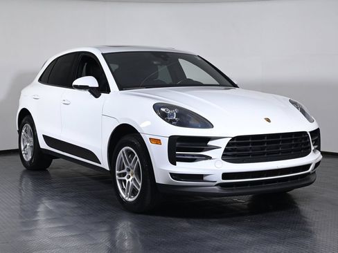 Certified 2021 Porsche Macan AWD/4WD image 9