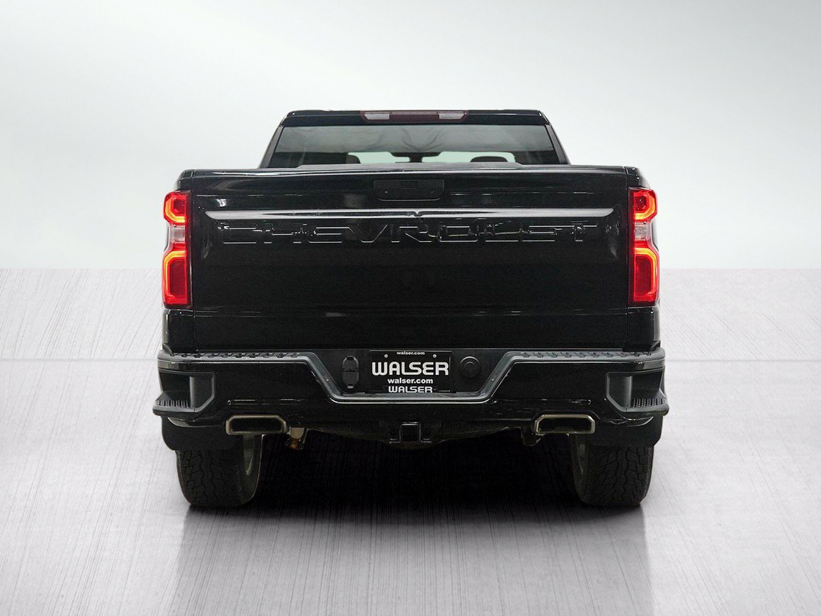 Used 2019 Chevrolet Silverado 1500 Custom w/ Custom Convenience Package AWD/4WD image 4