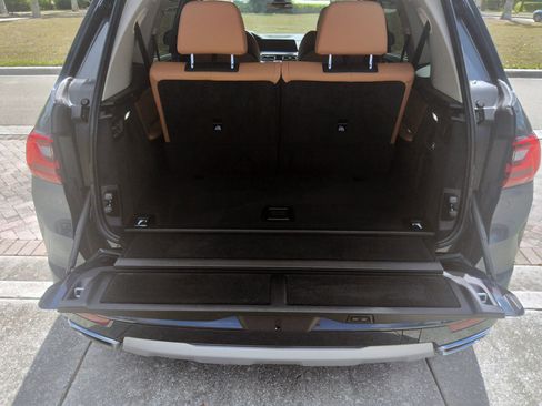 Used 2022 BMW X7 xDrive40i w/ Premium Package image 57