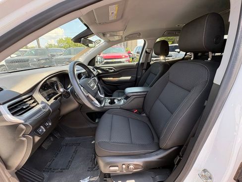 Used 2022 GMC Acadia SLE w/ Driver Convenience Package FWD image 13