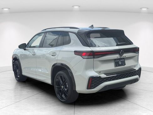 New 2026 Volkswagen Tiguan SE R-Line AWD/4WD image 5