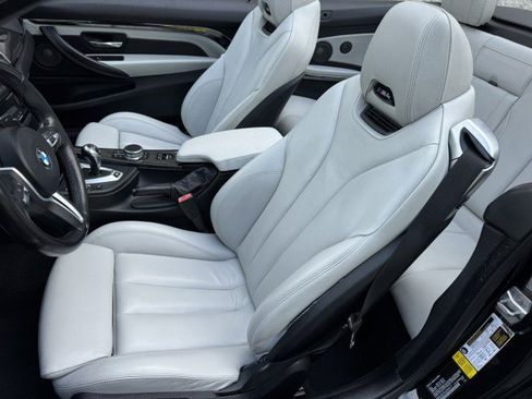 Used 2018 BMW M4 Convertible RWD image 8