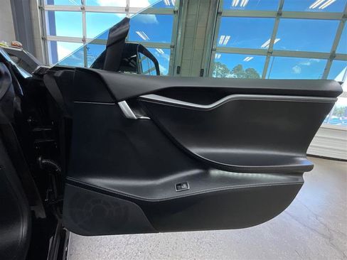 Used 2019 Tesla Model S 100D AWD/4WD image 22