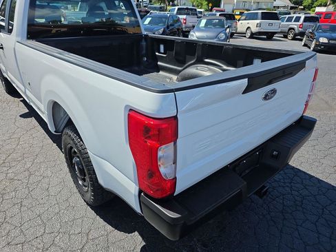 Used 2021 Ford F250 XL w/ Power Equipment Group RWD image 28