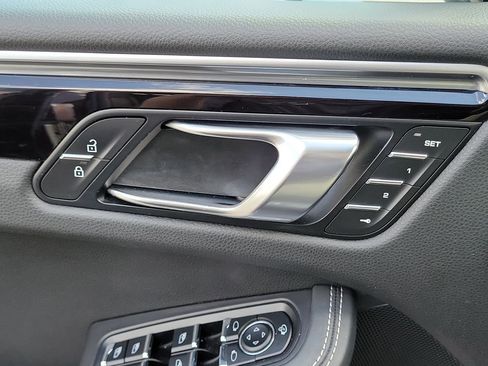 Used 2023 Porsche Macan Turbo image 24