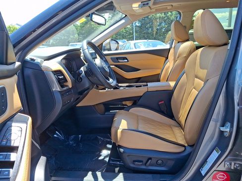 Certified 2023 Nissan Rogue Platinum w/ Platinum Premium Package AWD/4WD image 13