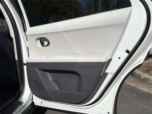 New 2026 Hyundai Ioniq 5 SE image 16