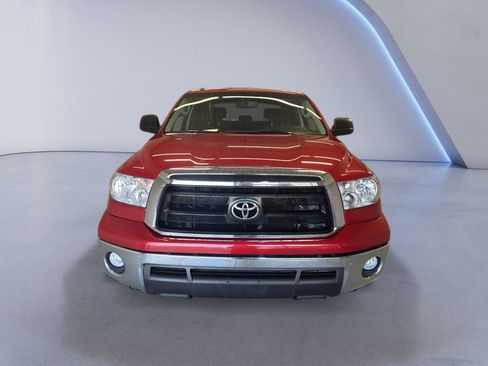 Used 2013 Toyota Tundra 4x4 CrewMax image 2