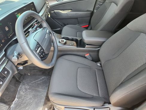 New 2026 Kia Sportage LX FWD image 13