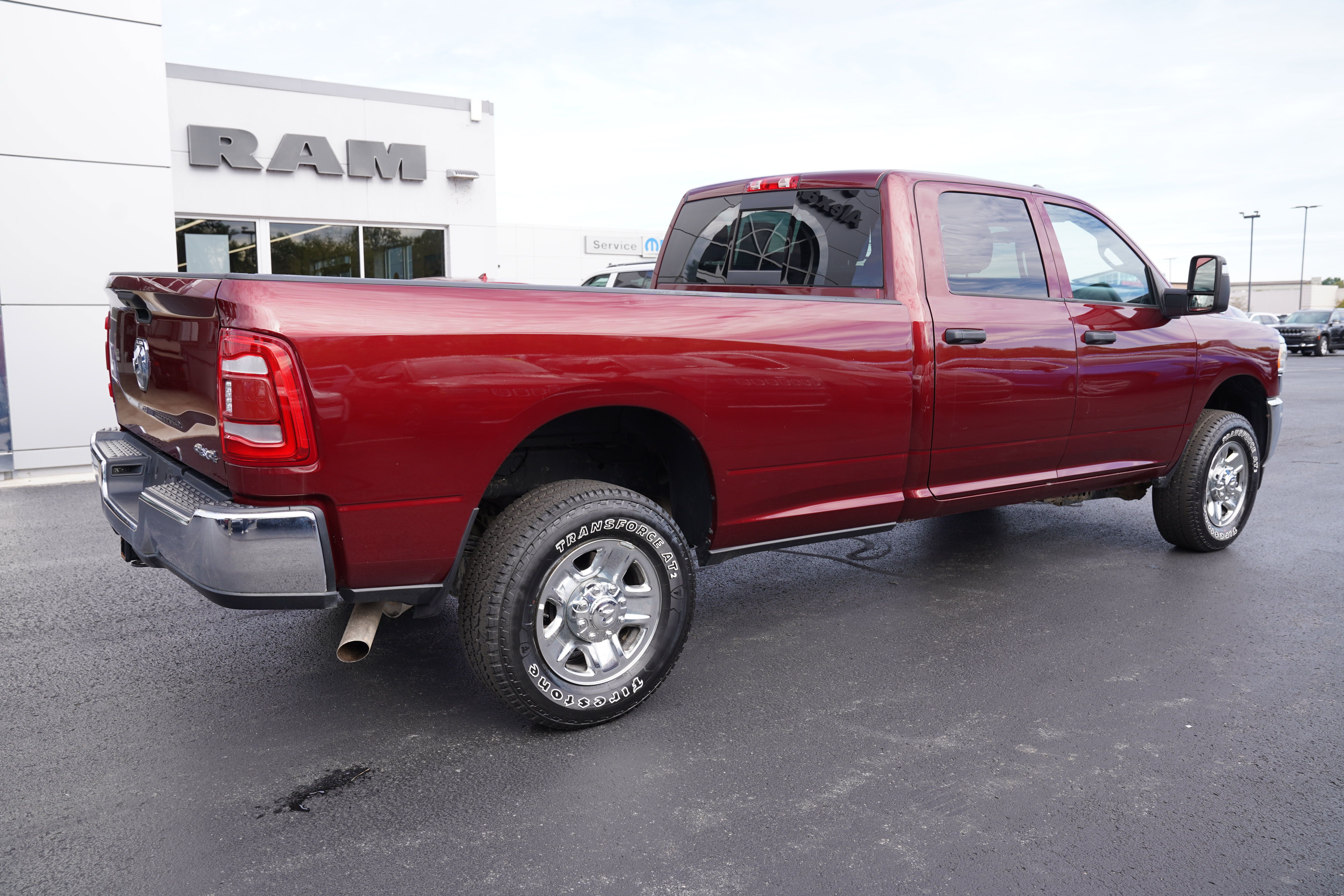Used 2024 RAM 3500 Tradesman w/ Chrome Appearance Group AWD/4WD image 3