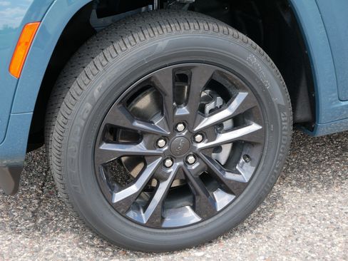 New 2026 Jeep Grand Cherokee L Limited AWD/4WD image 5