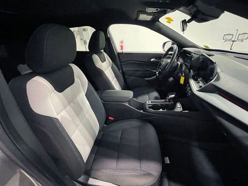 Used 2024 Chevrolet Trax RS w/ Driver Confidence Package FWD image 24