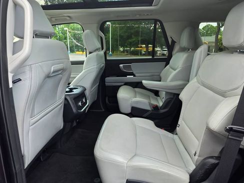 Used 2025 Ford Expedition Platinum w/ Driver's Package AWD/4WD image 37