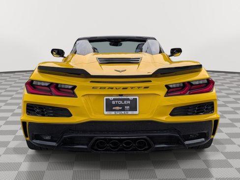 Used 2025 Chevrolet Corvette Z06 w/ Stealth Interior Trim Package RWD image 4