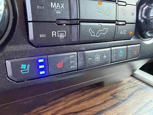Used 2018 Ford F150 Lariat w/ Equipment Group 501A Mid RWD image 38