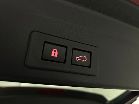 Used 2021 Subaru Ascent Limited image 34