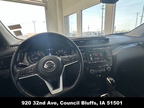 Used 2022 Nissan Rogue Sport SL AWD/4WD image 16