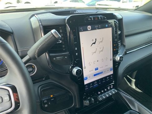 Used 2024 RAM 2500 Limited image 24