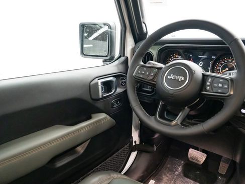 New 2026 Jeep Gladiator Mojave AWD/4WD image 11