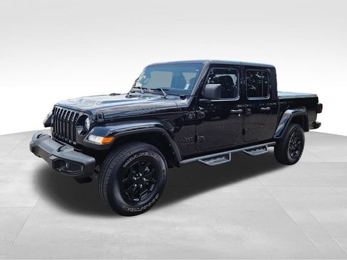 Used 2022 Jeep Gladiator Sport AWD/4WD image 3