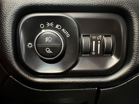 Used 2019 RAM 1500 Rebel AWD/4WD image 46