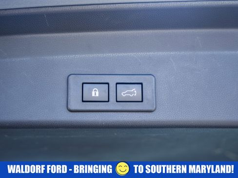 Used 2022 Subaru Ascent Limited w/ Technology Package image 13