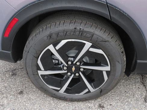 New 2026 Chevrolet Equinox EV LT image 10