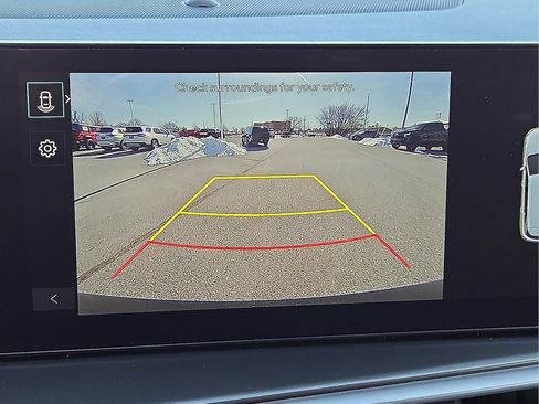 Used 2024 Kia Sorento S image 17