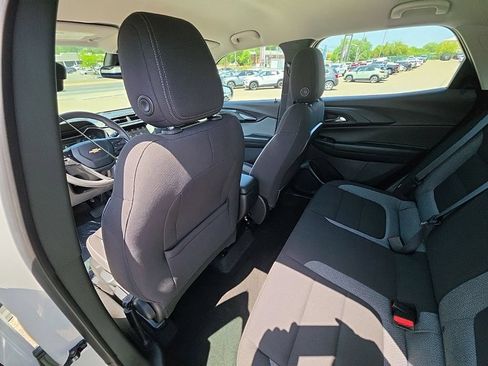 Used 2023 Chevrolet TrailBlazer LS FWD image 23