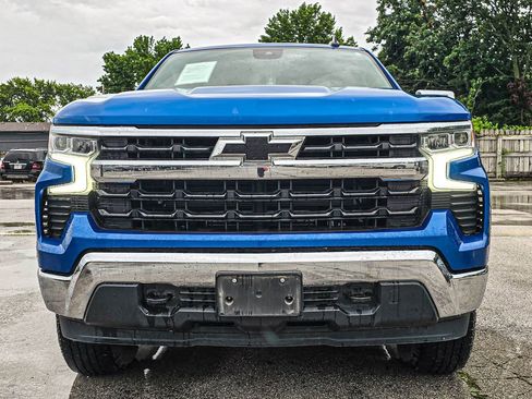 Used 2022 Chevrolet Silverado 1500 LT AWD/4WD image 2