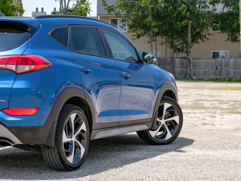 Used 2018 Hyundai Tucson Value w/ Cargo Package image 13