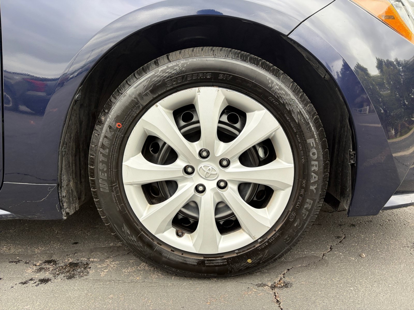 Used 2024 Toyota Corolla LE FWD image 30