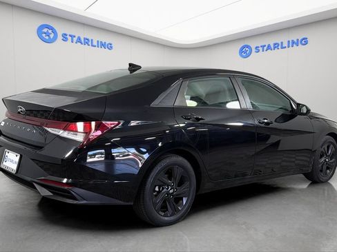 Used 2022 Hyundai Elantra SEL w/ Convenience Package FWD image 9