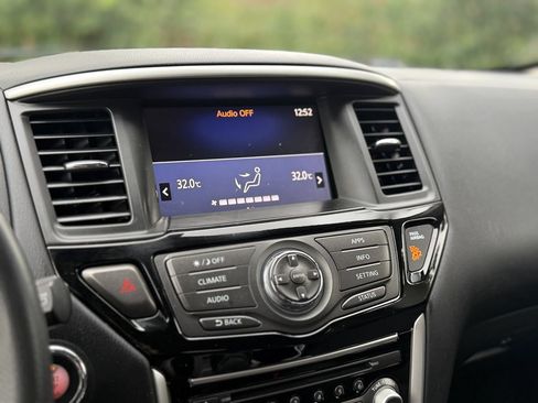 Used 2020 Nissan Pathfinder S AWD/4WD image 25