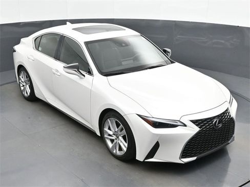 Used 2023 Lexus IS 300 w/ Comfort Package image 18