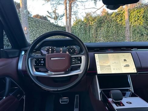 Used 2025 Land Rover Range Rover SE image 22